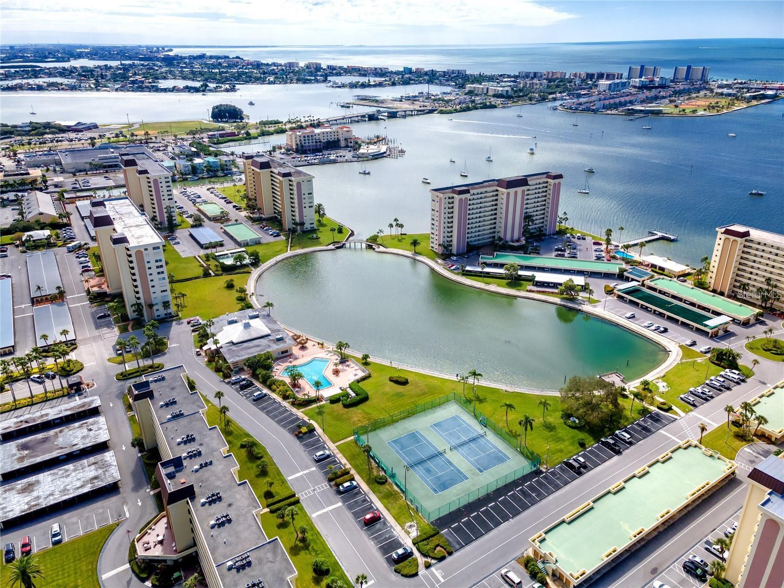 4650 Cove Circle, FL