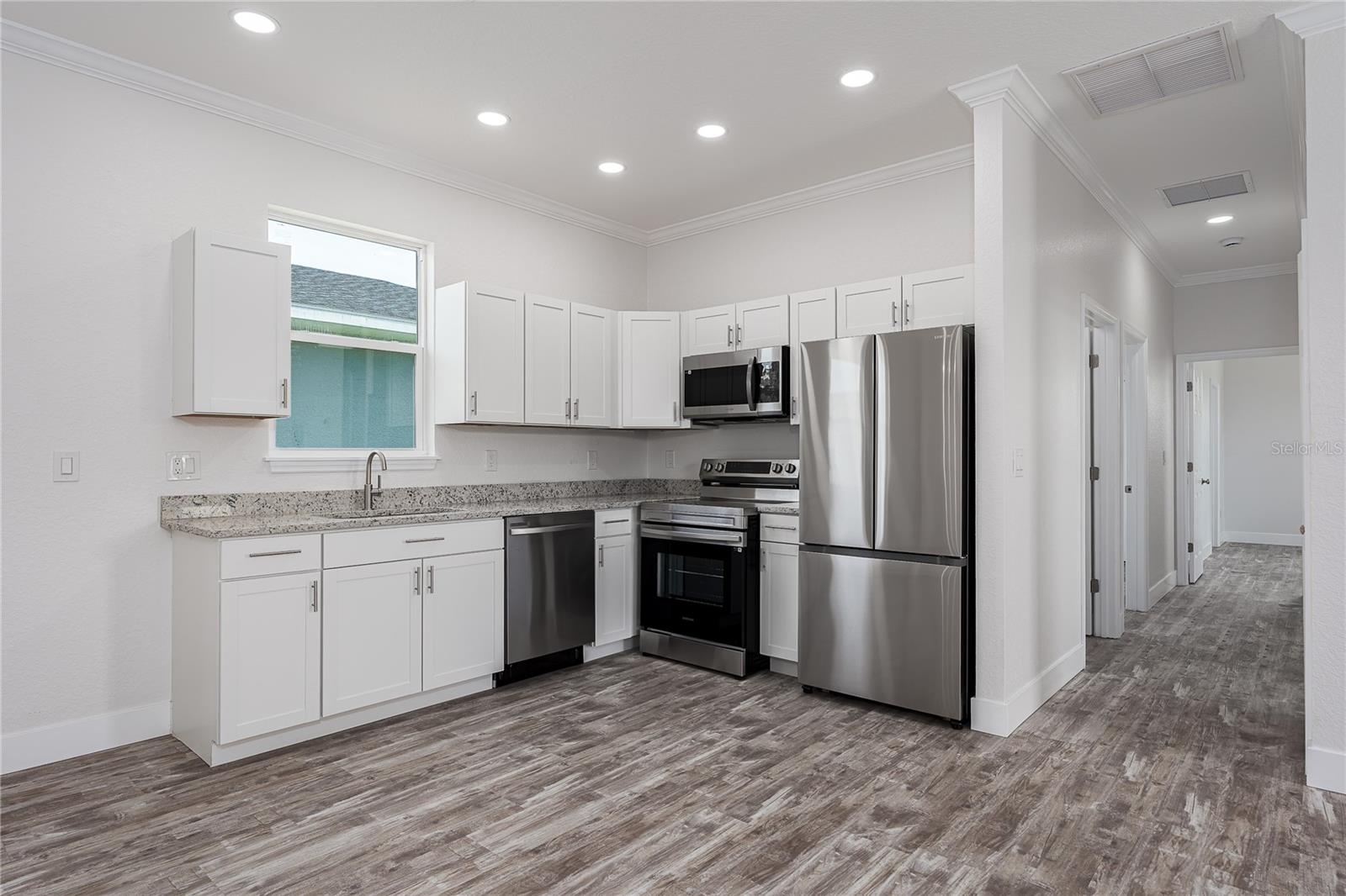 1515 2nd Avenue, FL