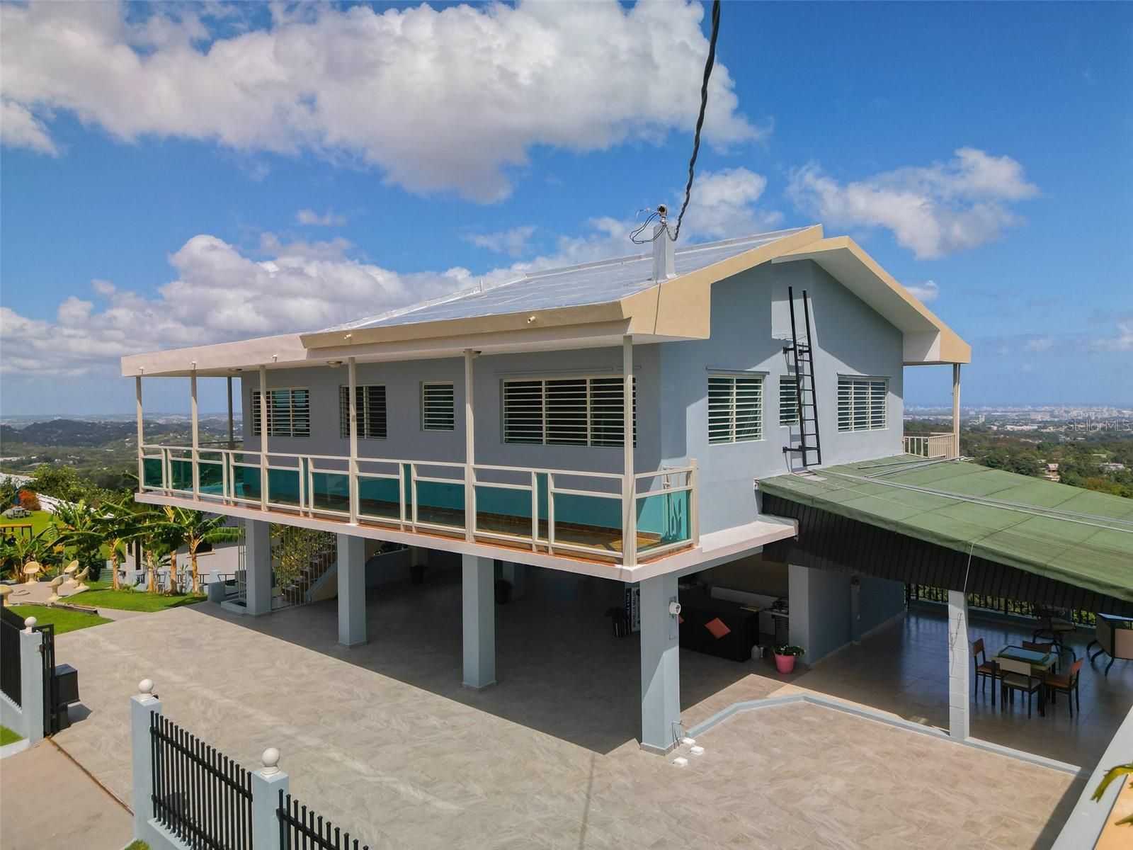 Lot 5-A Hollywood, PR