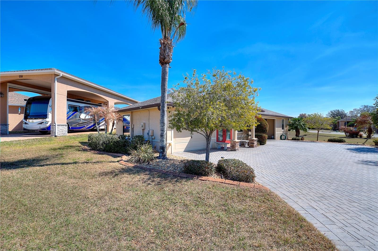 561 Meandering Way, FL