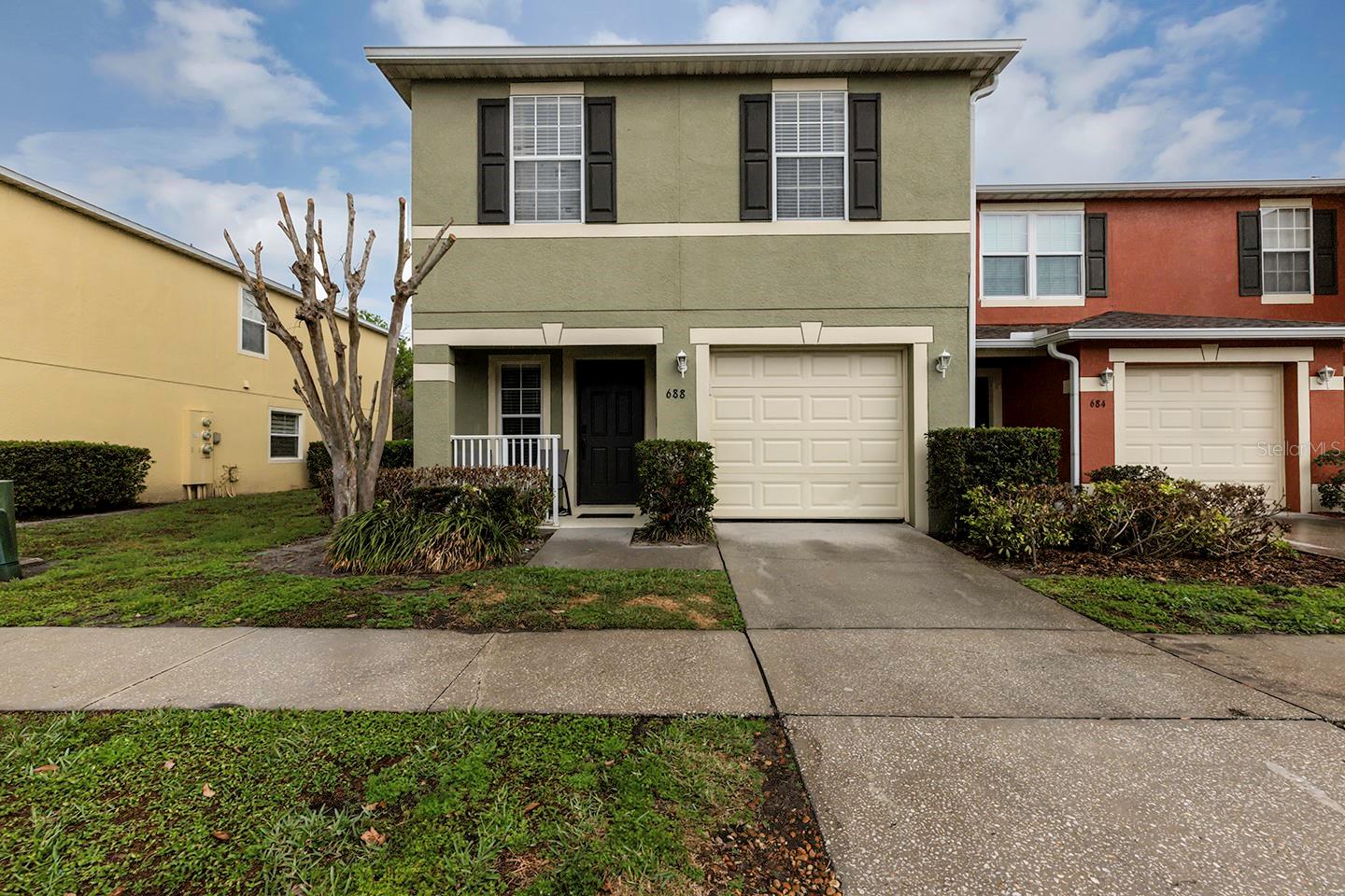 688 Cresting Oak Circle, FL