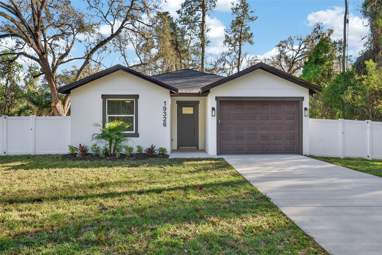 19326 Center Street, FL