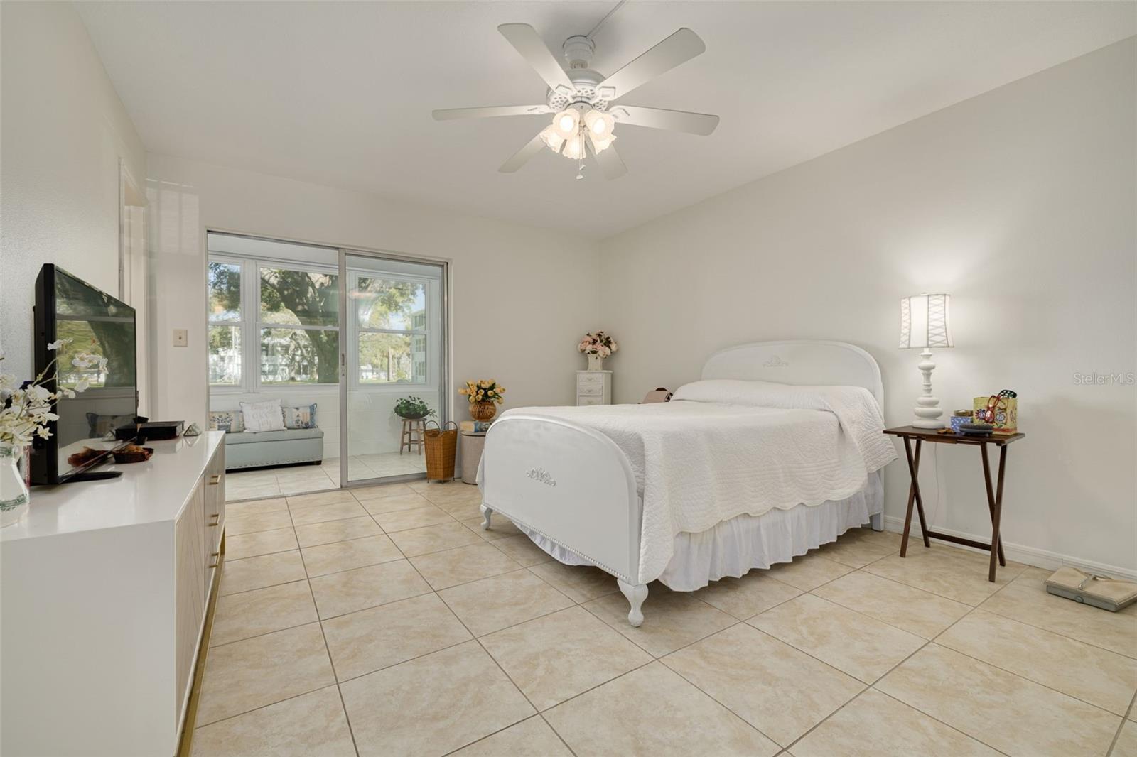 1001 77th Avenue, FL