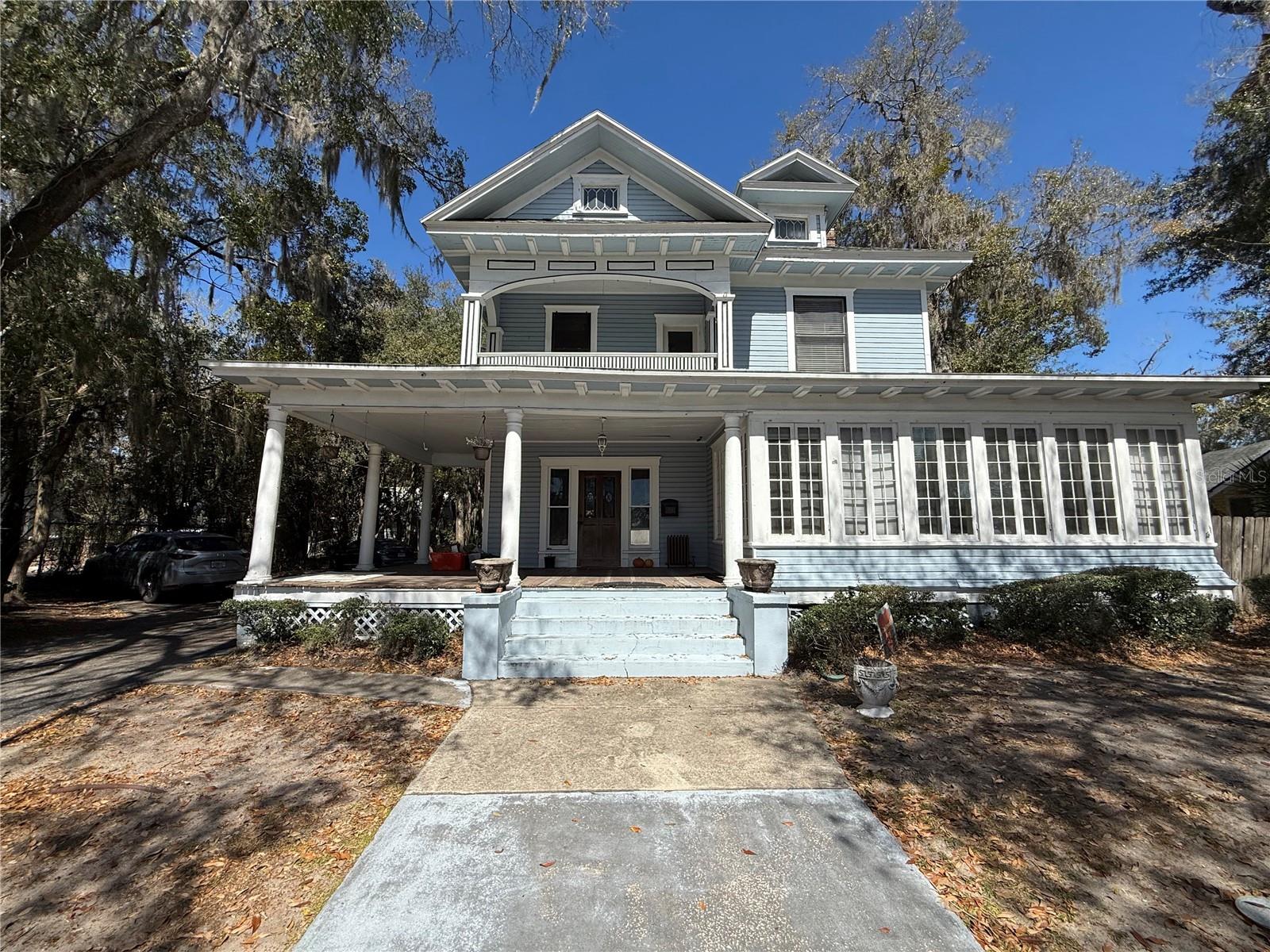 824 University Avenue, FL