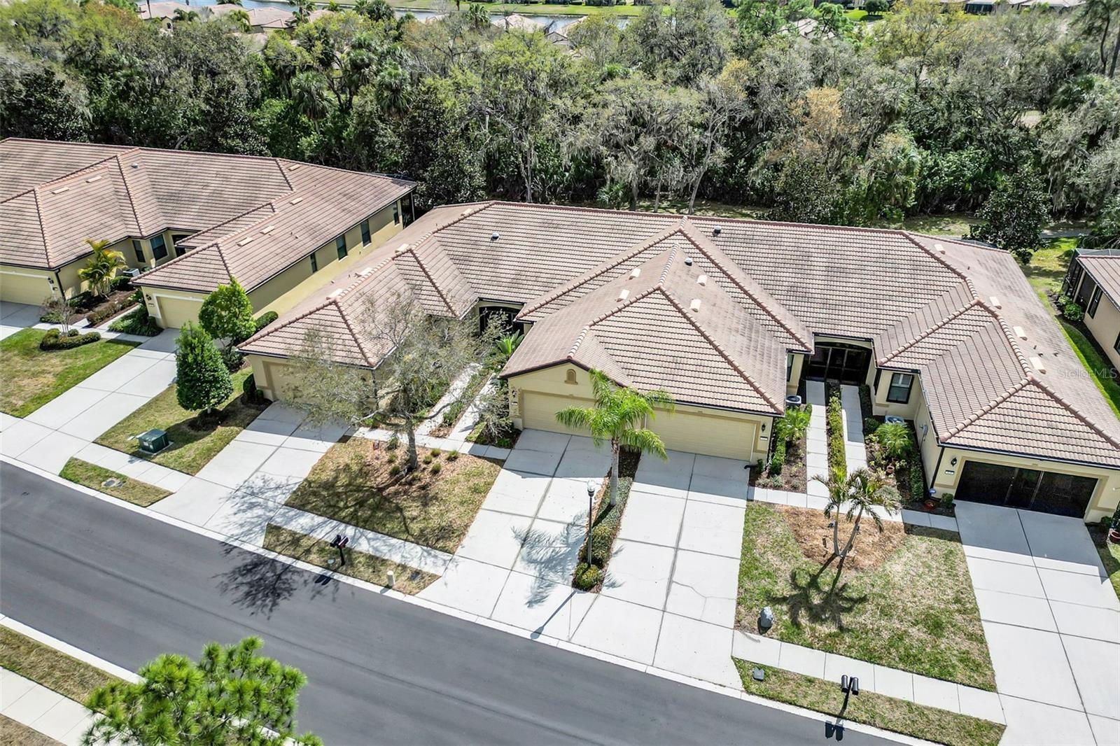 420 Seneca Falls Drive, FL