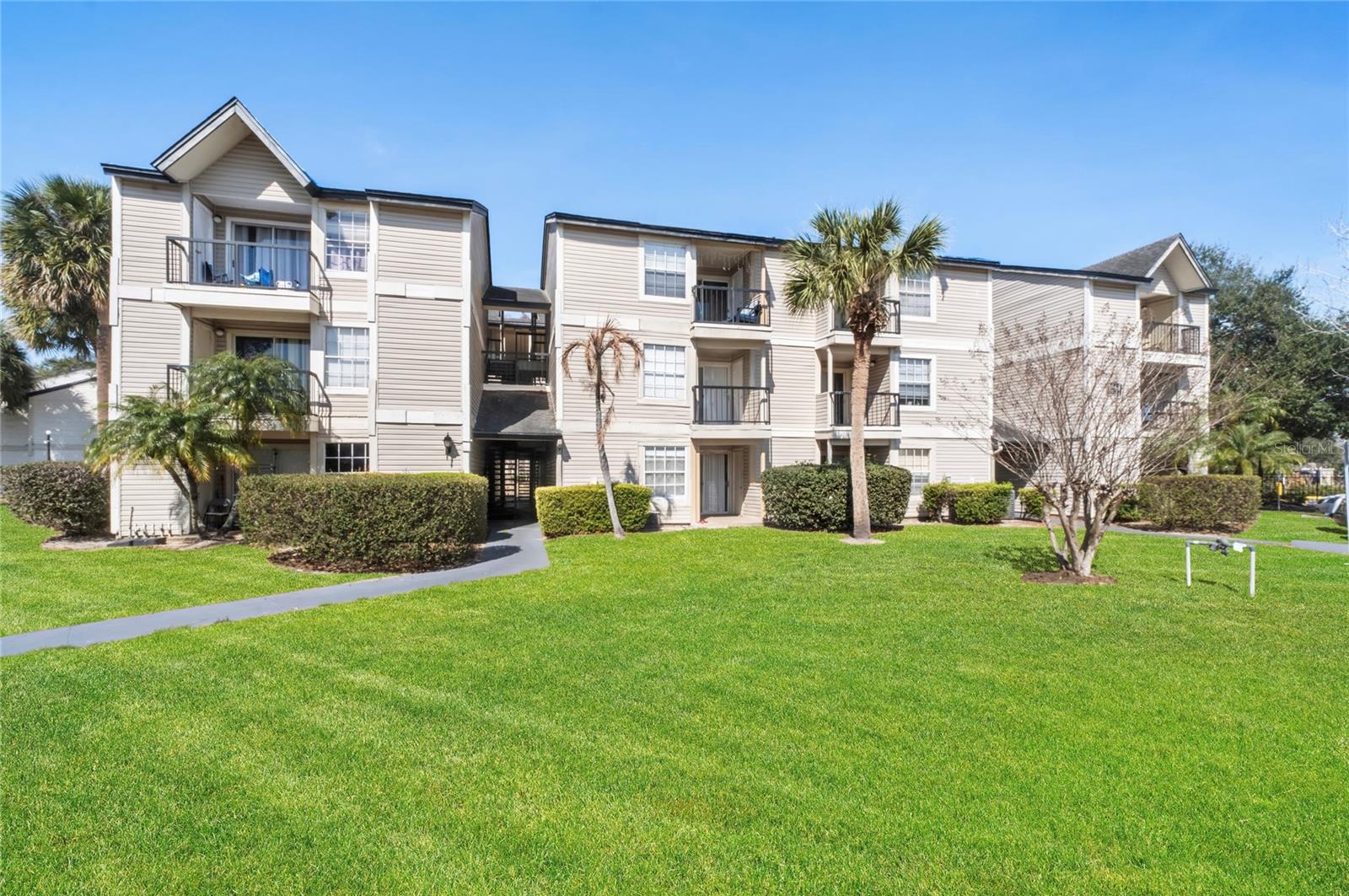 1964 Lake Atriums Circle, FL