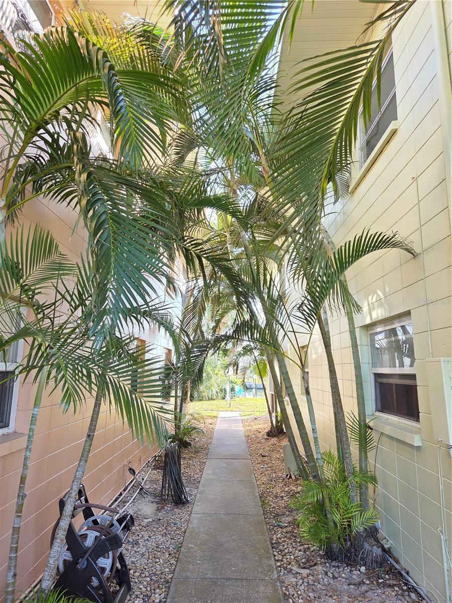 10215 Manatee Avenue, FL