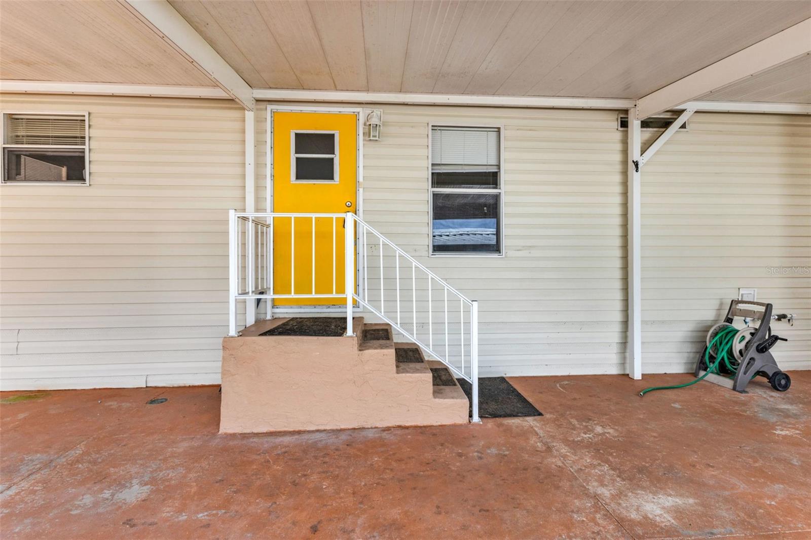 1000 Kings Highway, FL