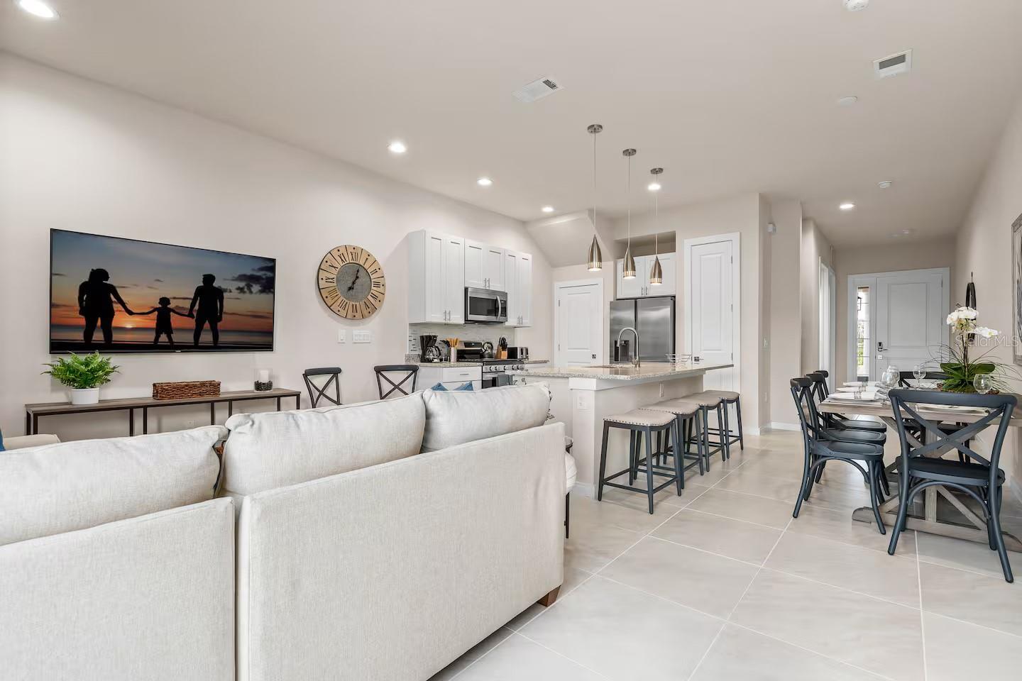 7568 Sunflower Circle, FL