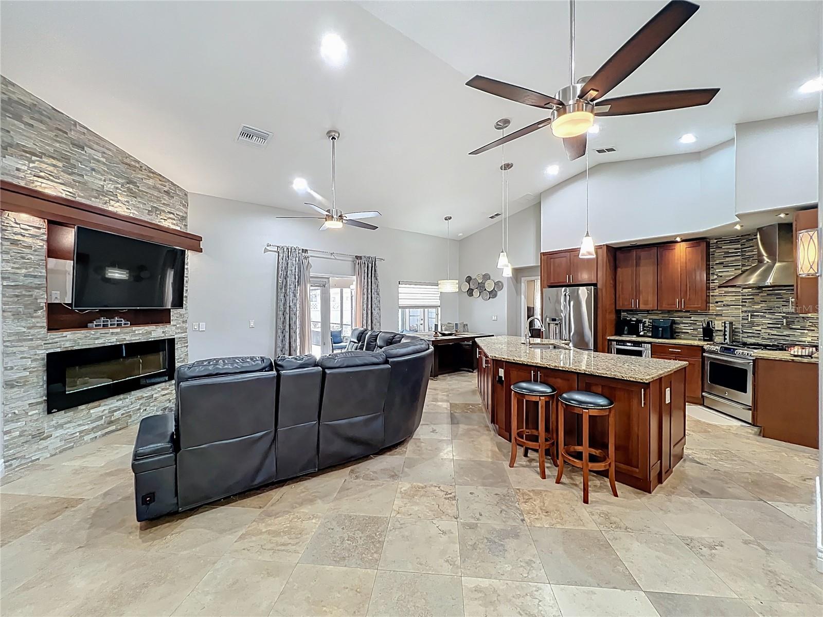 723 Sunburst Cove Lane, FL