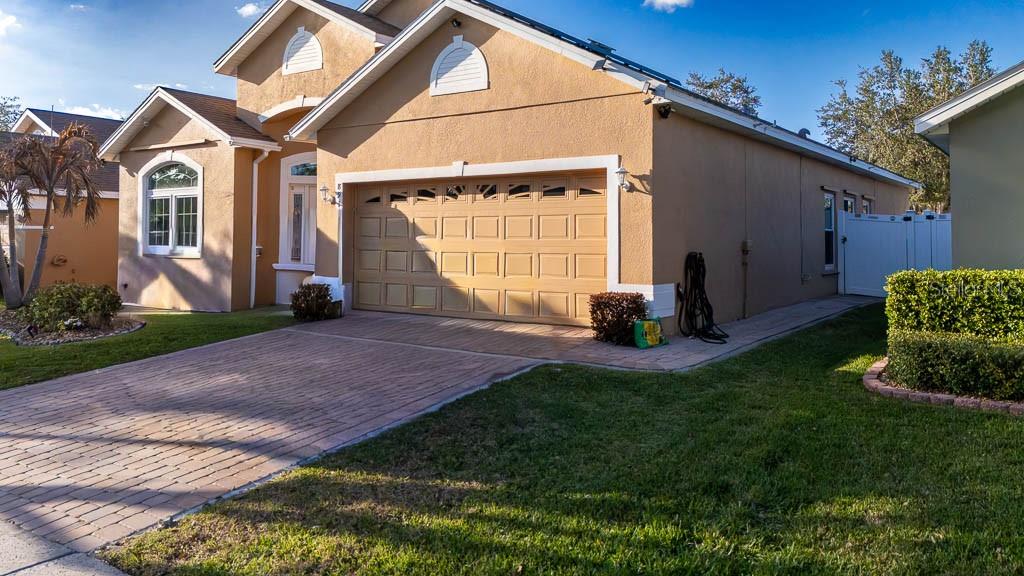 8915 Victoria Isle Place, FL