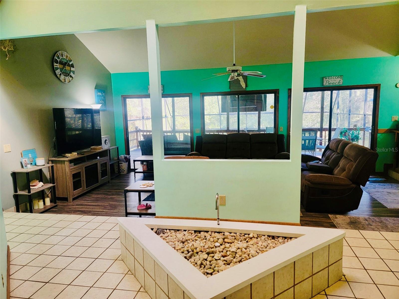 585 Foresthill Place, FL