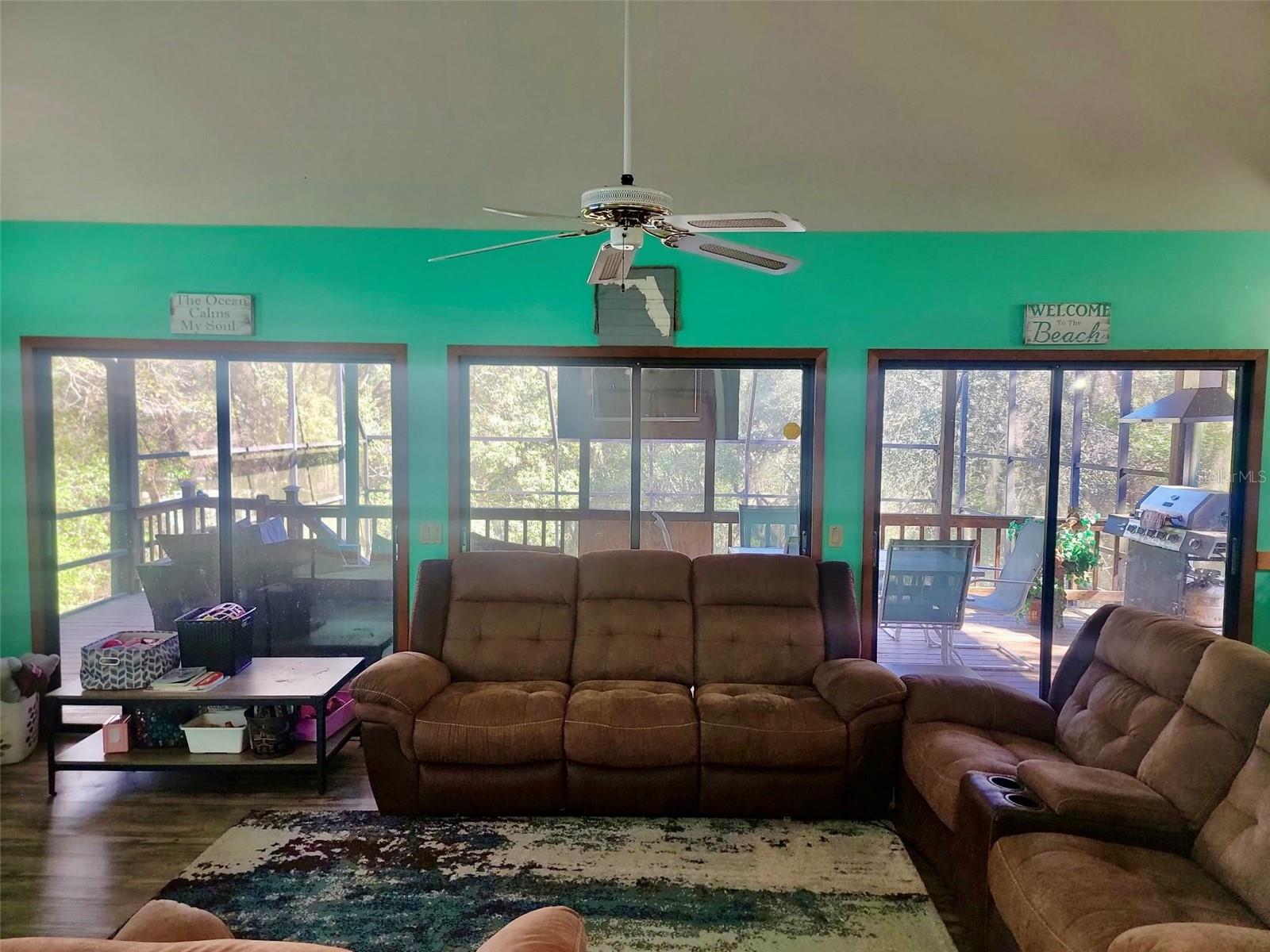 585 Foresthill Place, FL