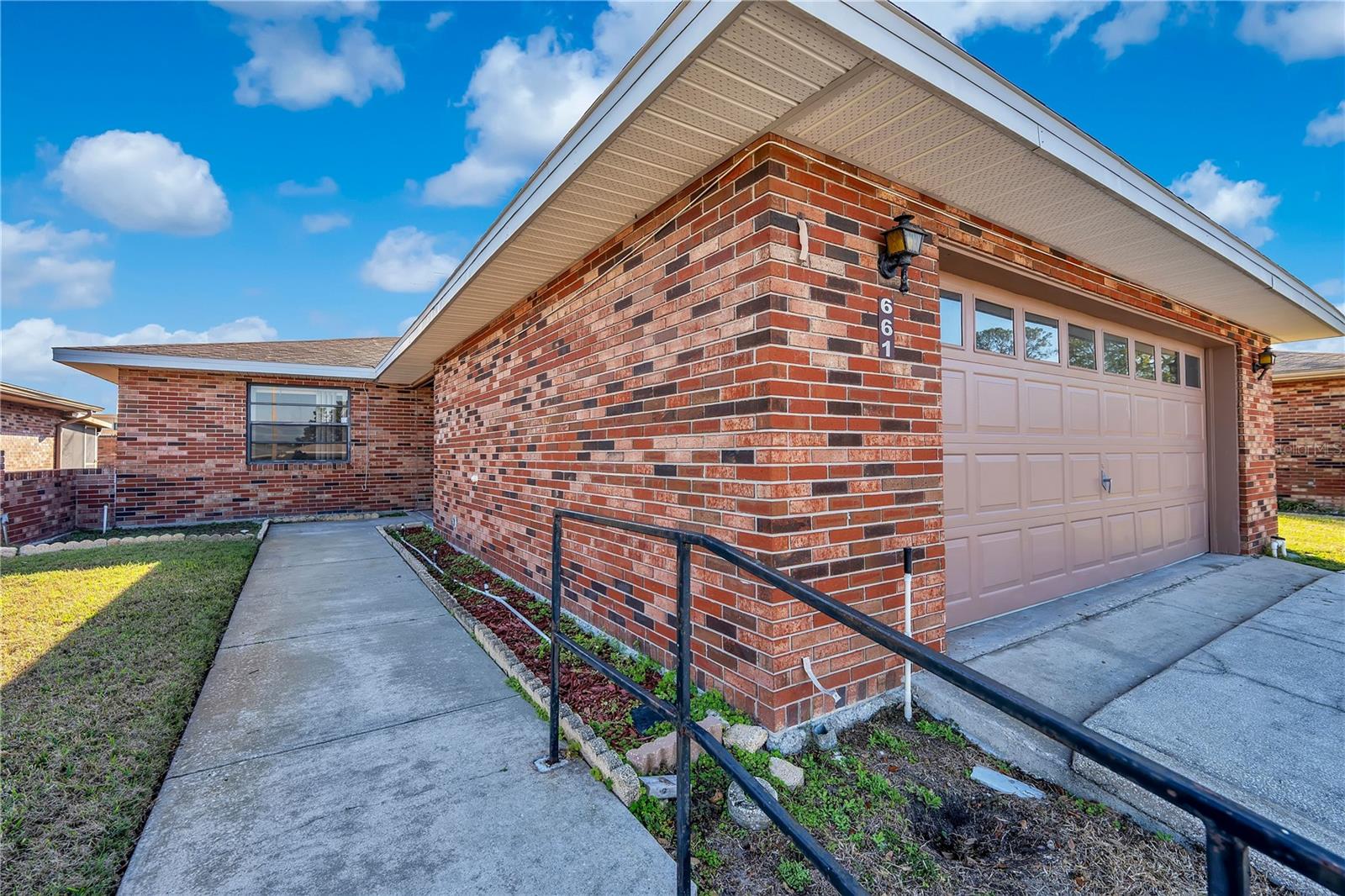661 Lake Carolyn Circle, FL