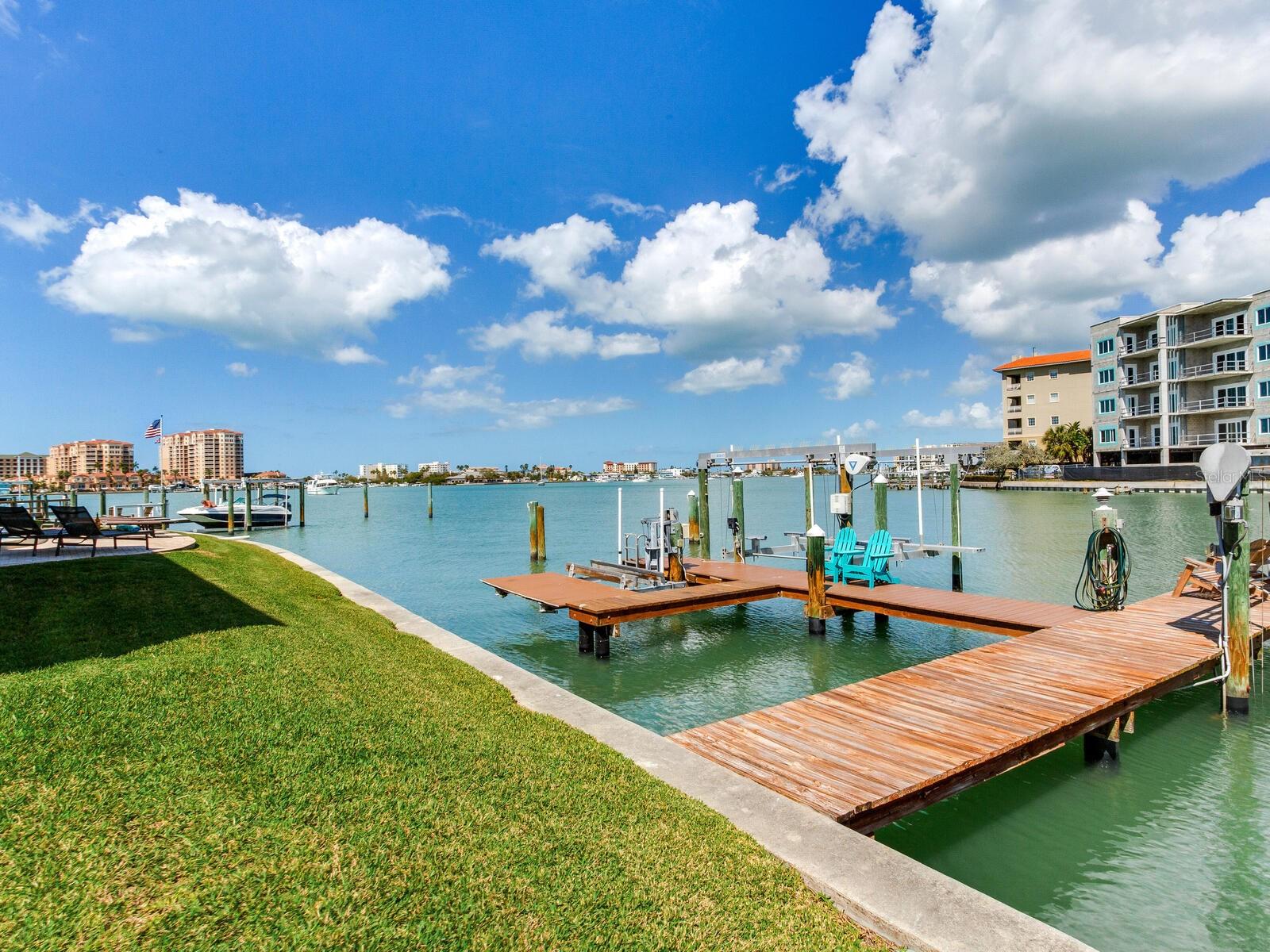 210 Dolphin Point, FL