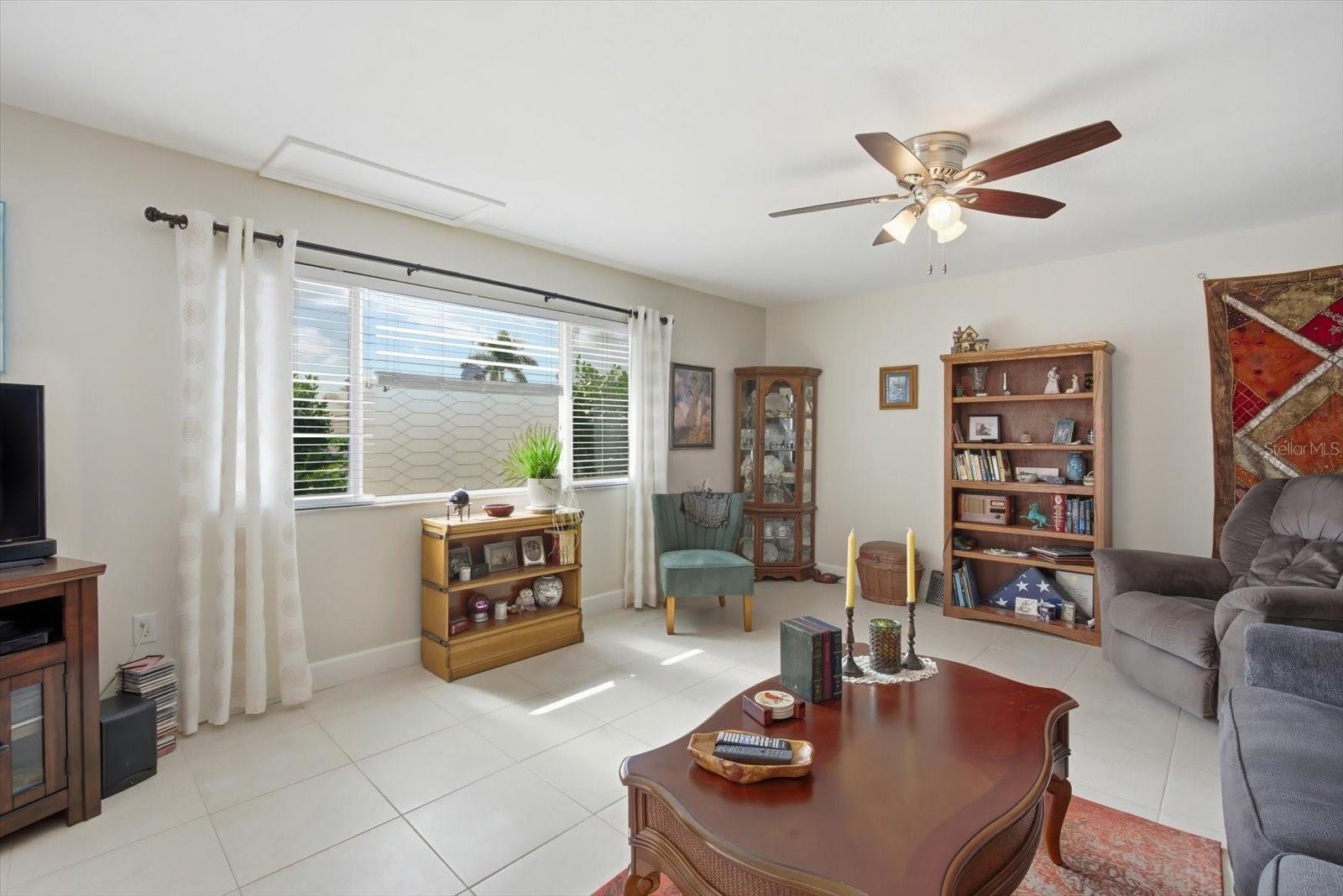2320 Aquabluff Place, FL