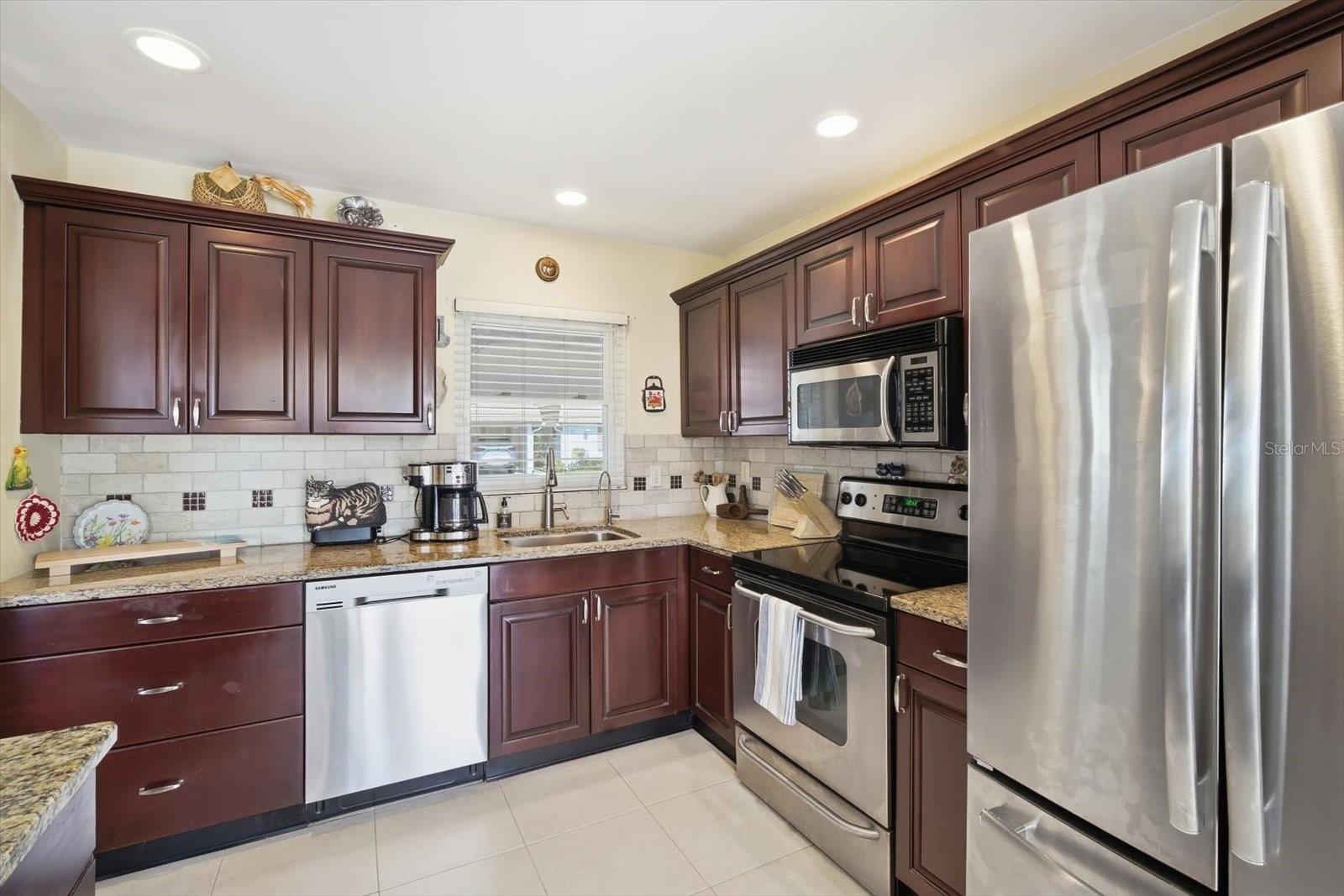 2320 Aquabluff Place, FL
