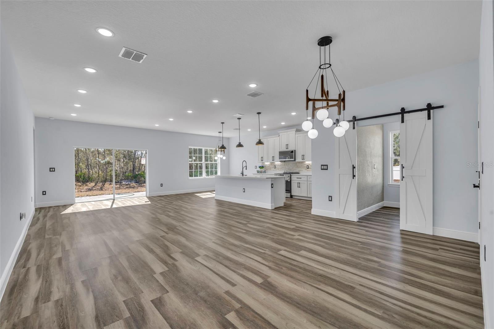 256 Hibiscus Lane, FL