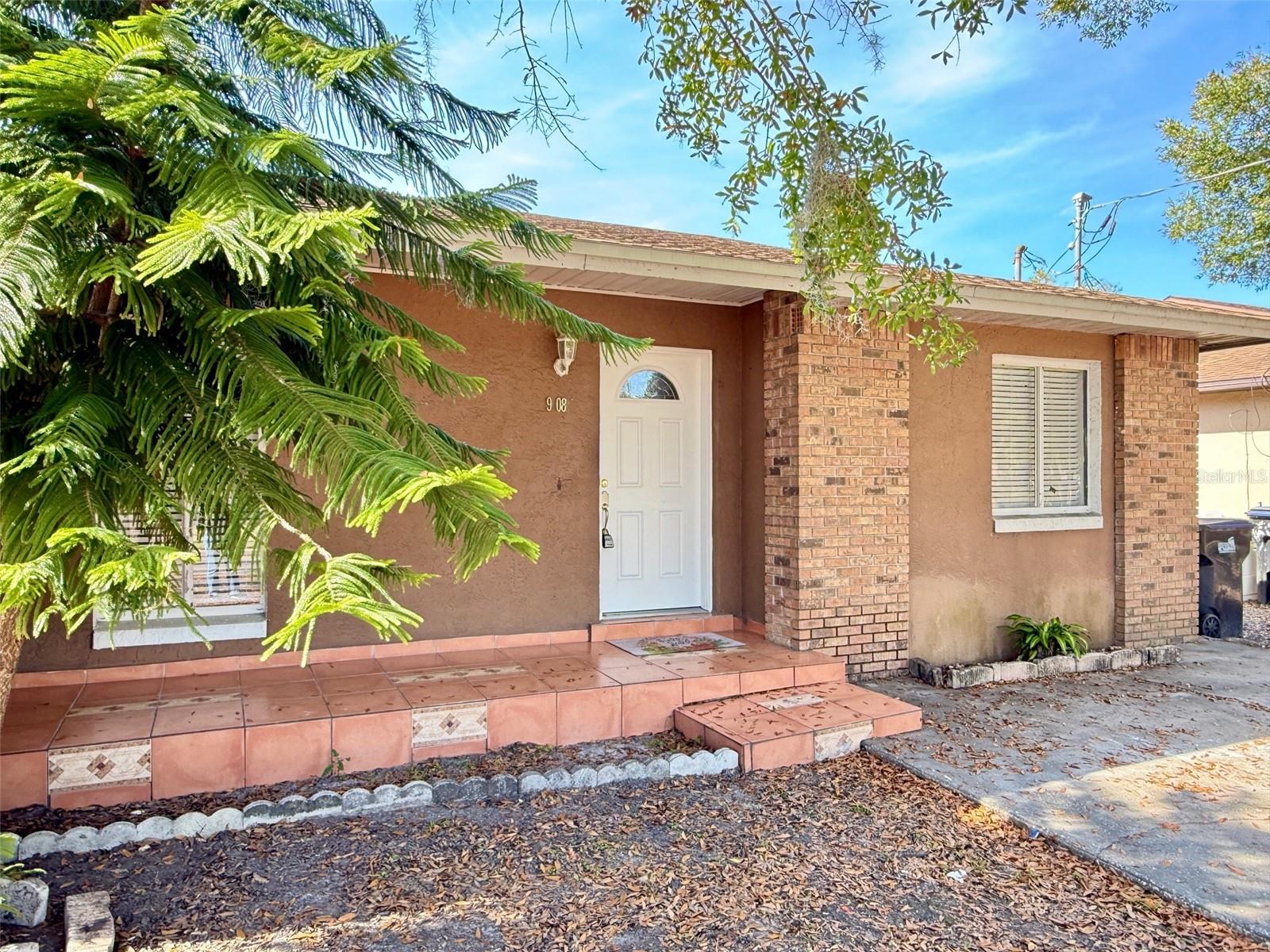 908 Tucker Avenue, FL
