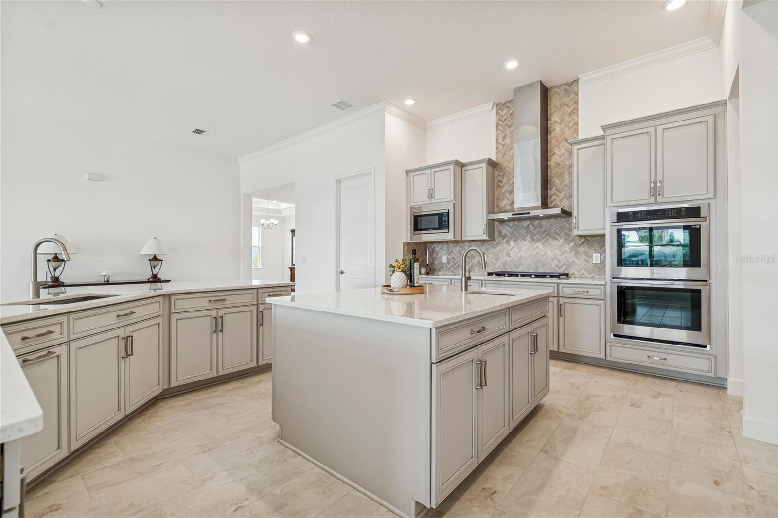 958 Signet Drive, FL
