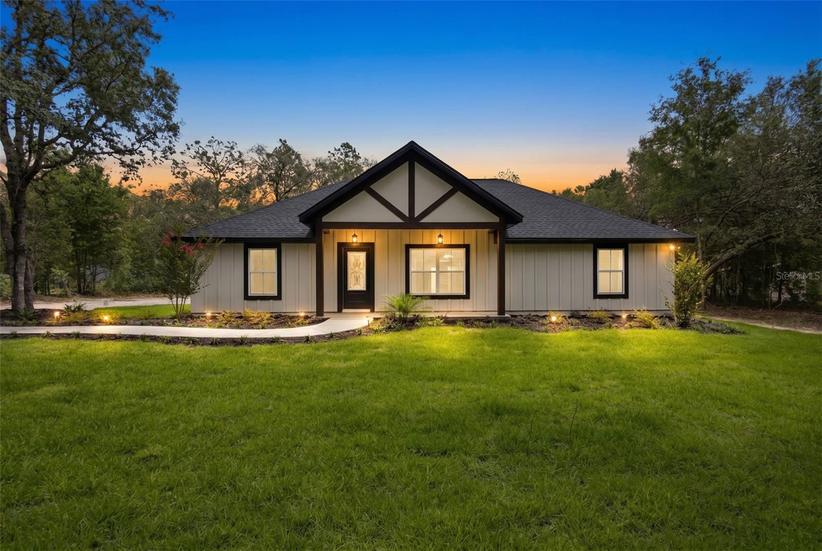 8541 105 Avenue, FL