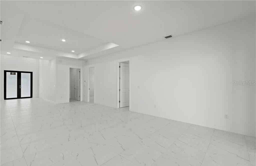 3927 40th Terrace, FL
