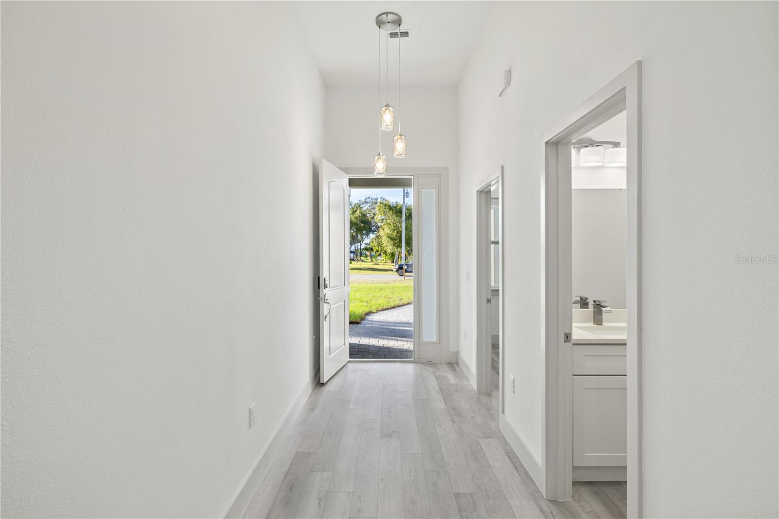 21021 Peachland Boulevard, FL