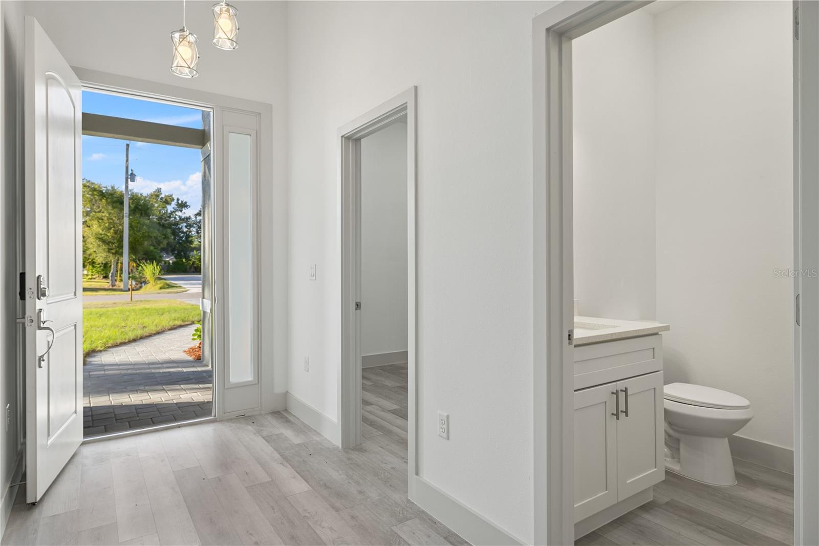 21021 Peachland Boulevard, FL