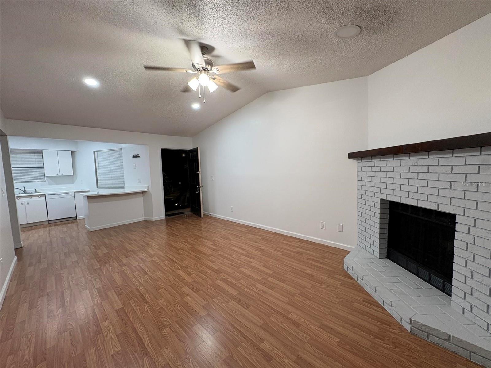 1724 Foxhall Circle, FL