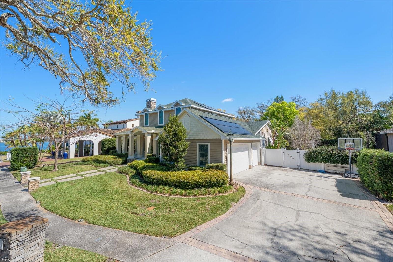 707 Lansden Court, FL
