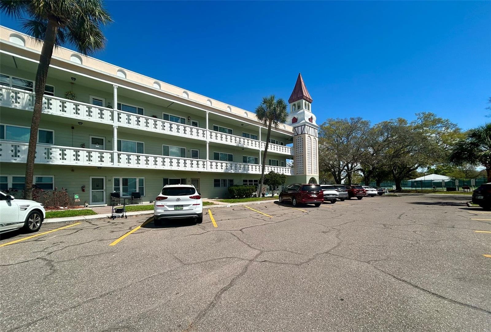2400 Columbia Drive, FL