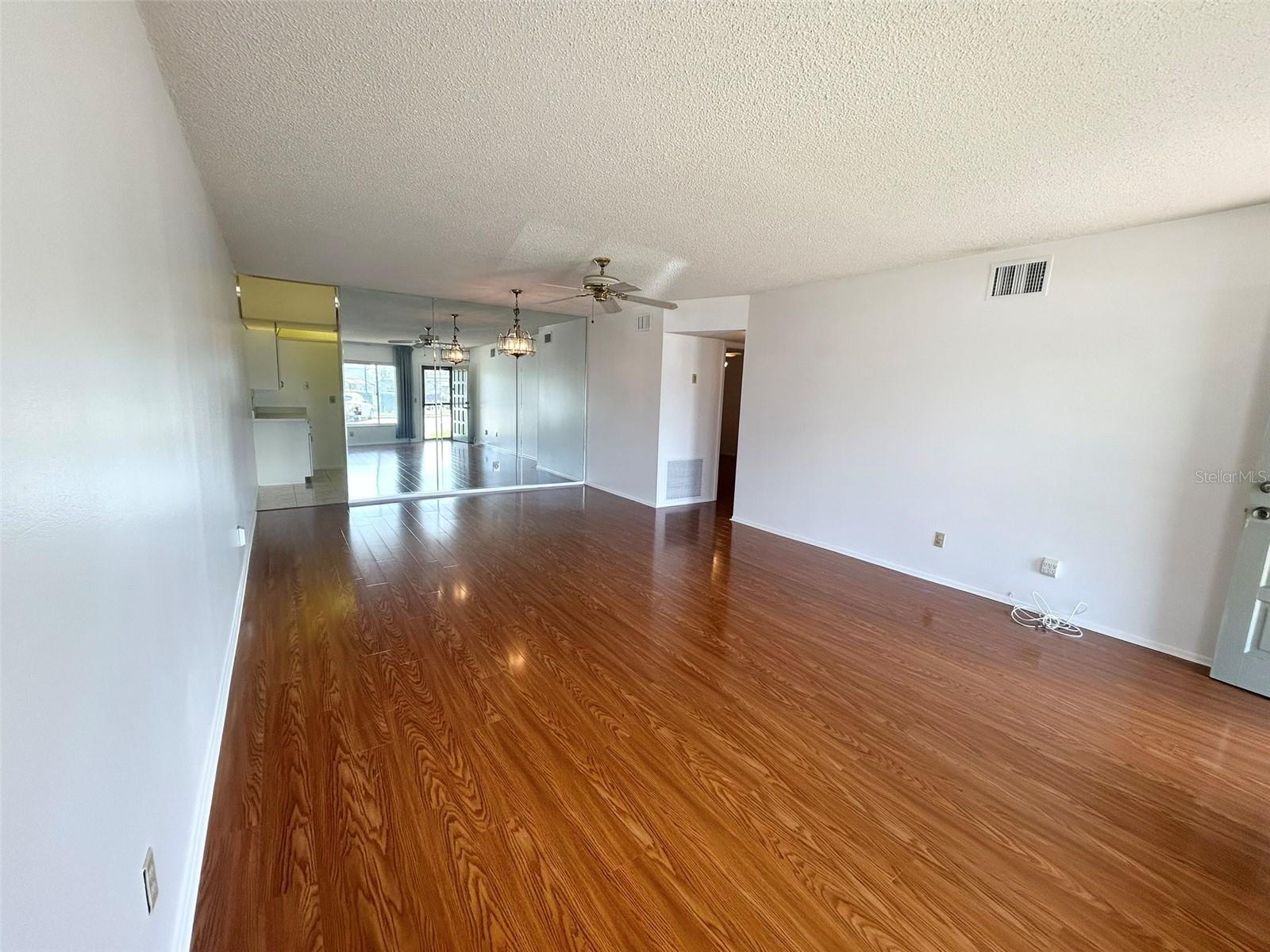2400 Columbia Drive, FL