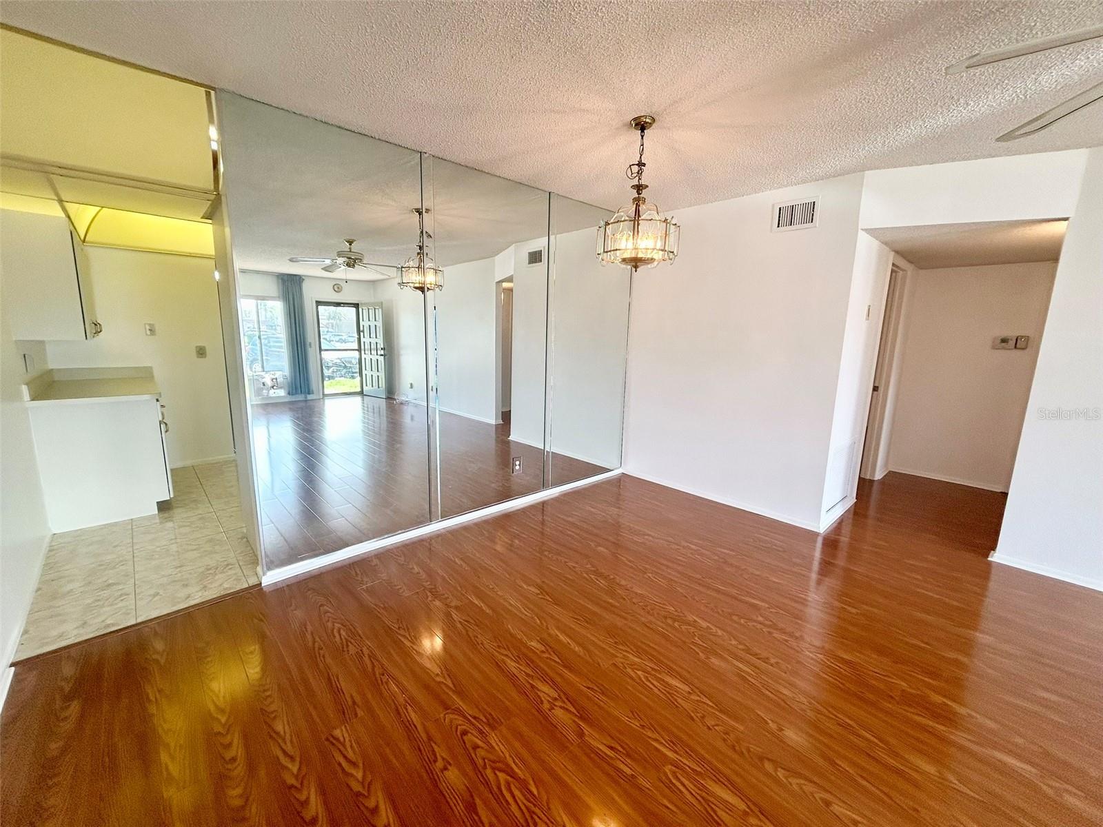 2400 Columbia Drive, FL