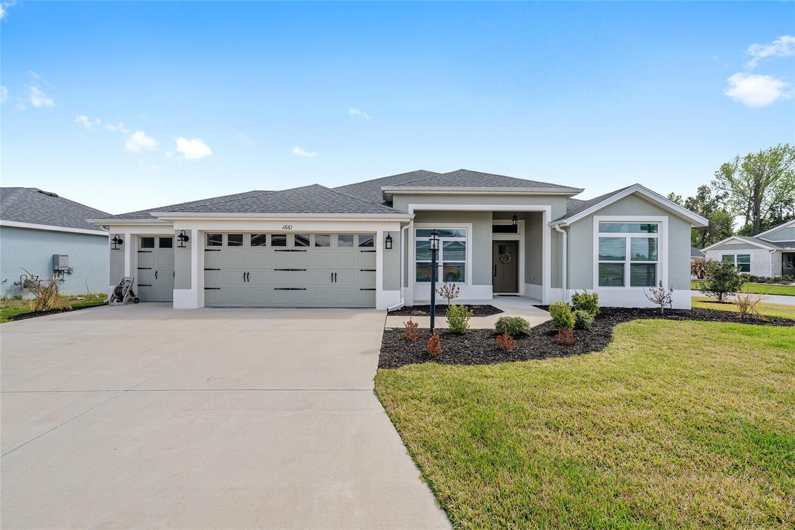 1661 Vanbeck Circle, FL