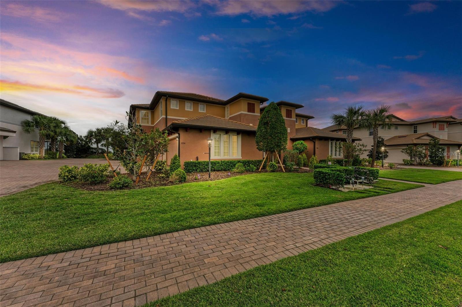 7374 Divot Loop, FL