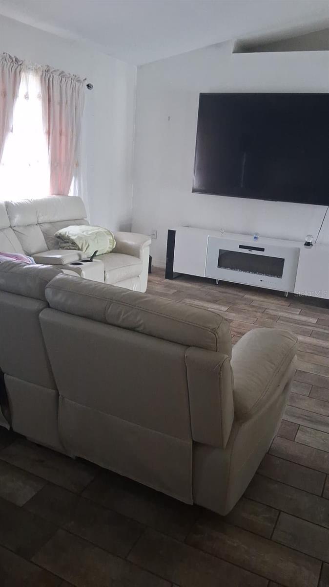 8016 Apache Lane, FL