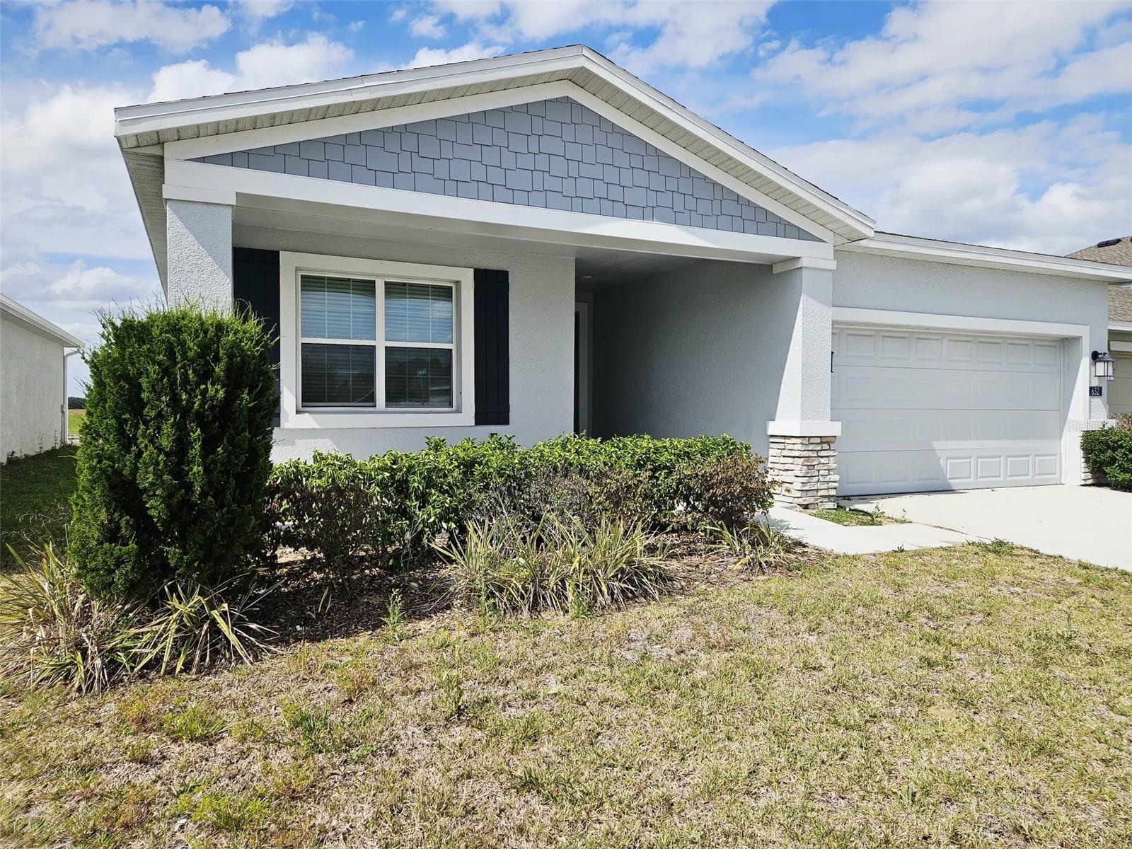 652 Daring Dr, FL