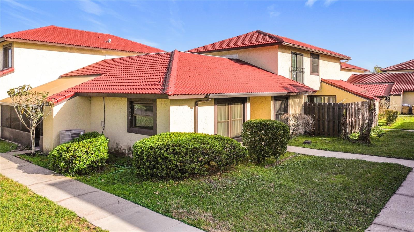 571 Hunter Circle, FL