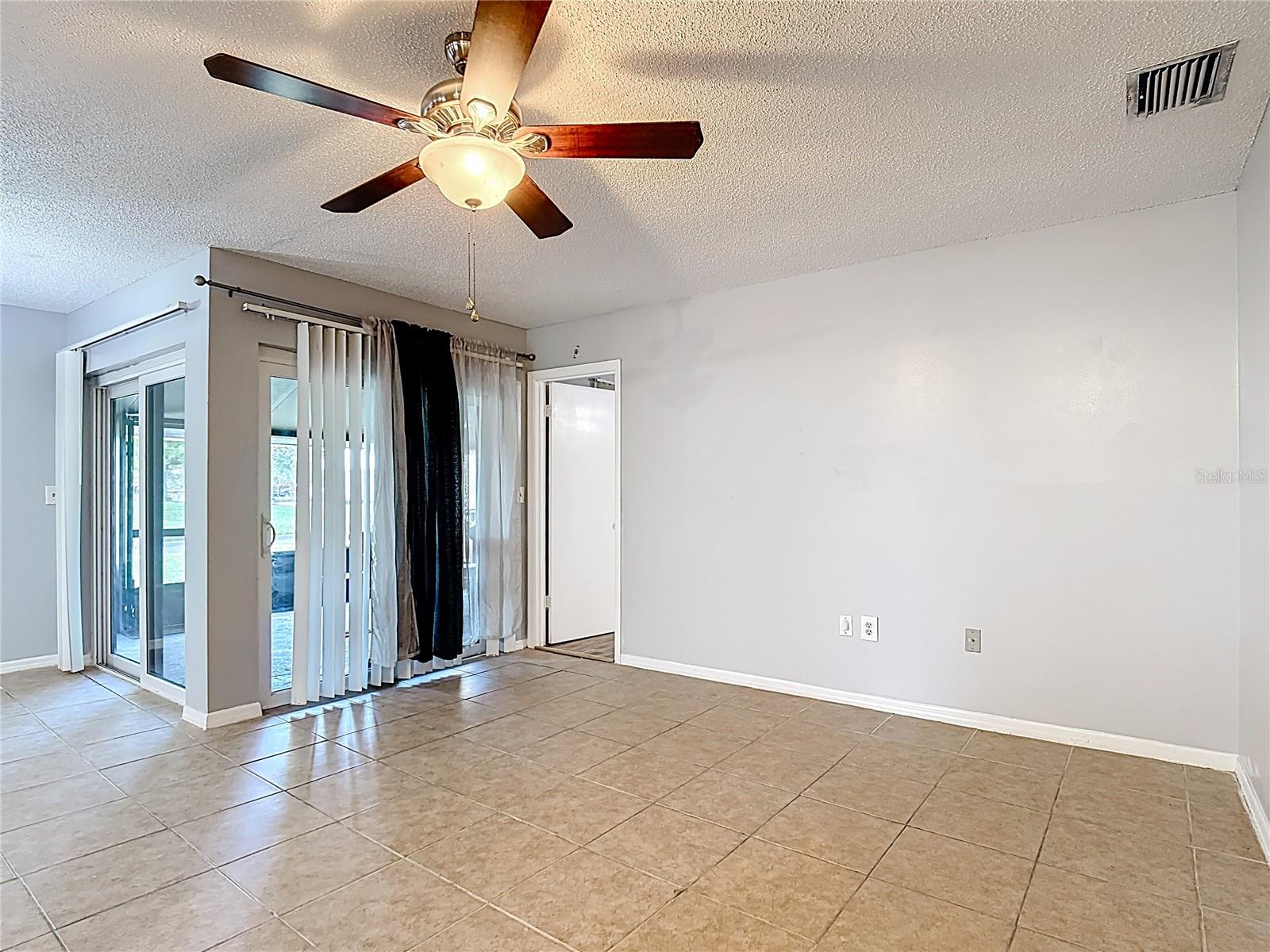 571 Hunter Circle, FL