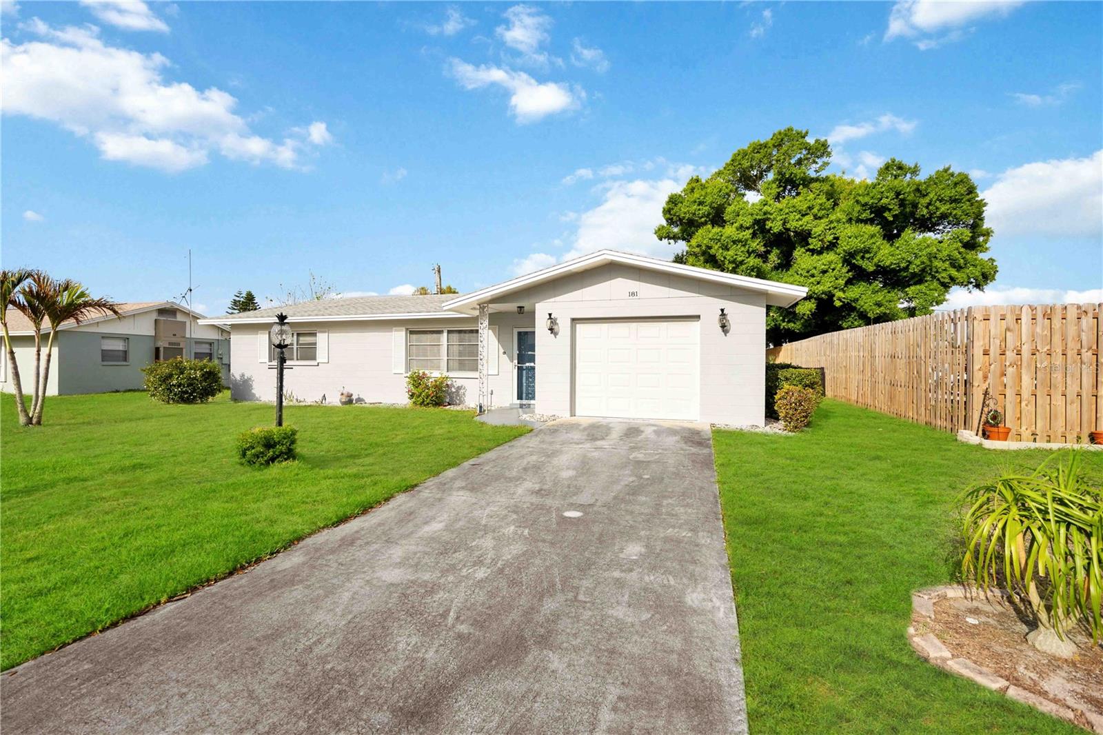 181 Sandhurst Drive, FL