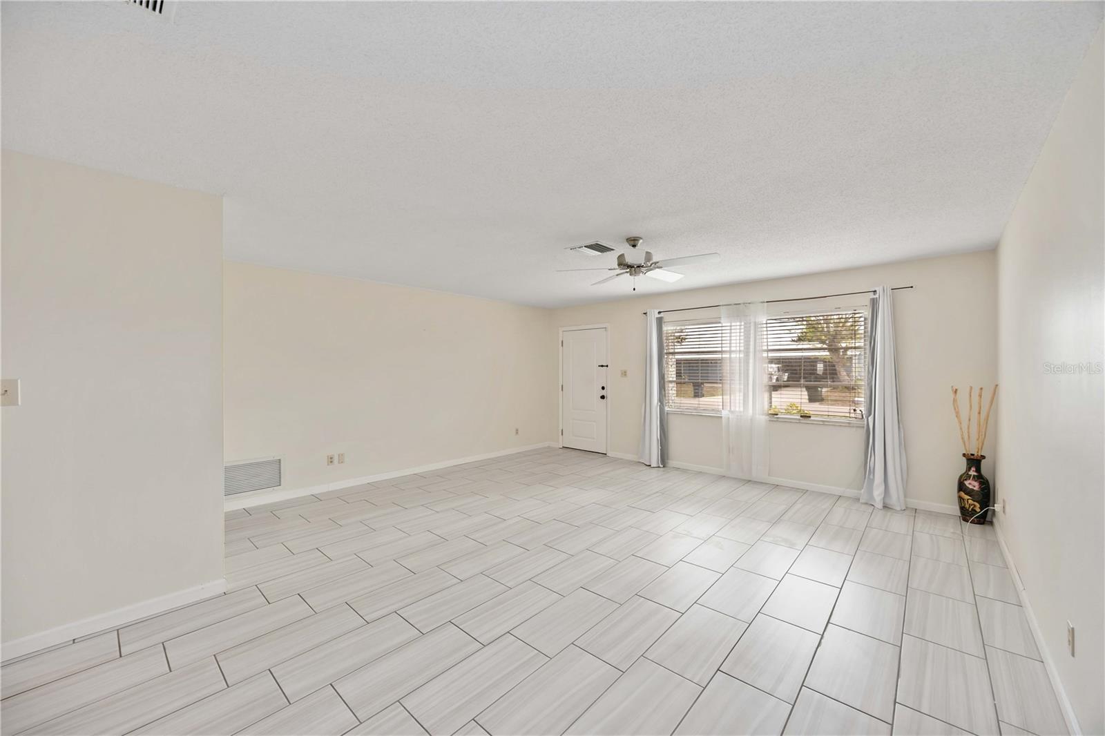 181 Sandhurst Drive, FL