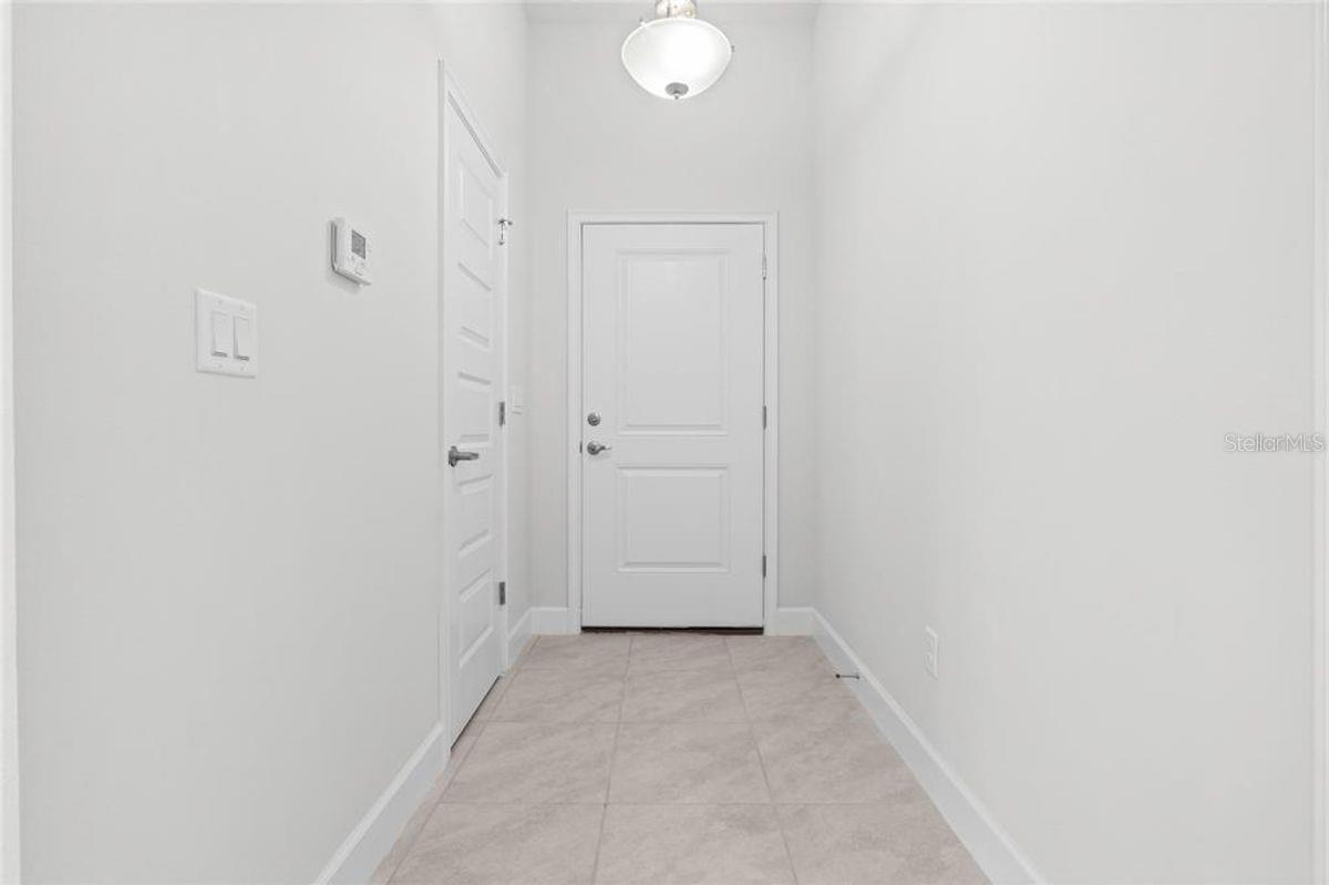 7 Ullynn Place, FL