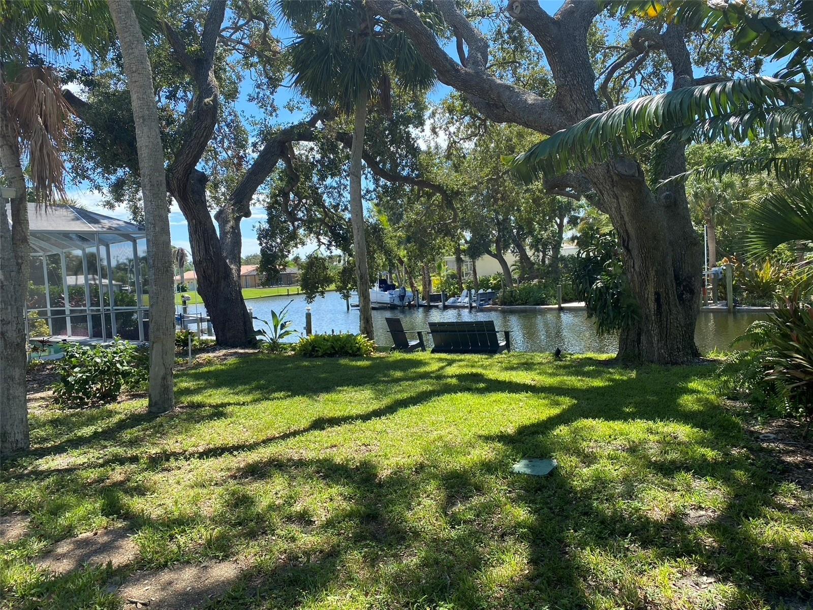 814 Paradise Way, FL