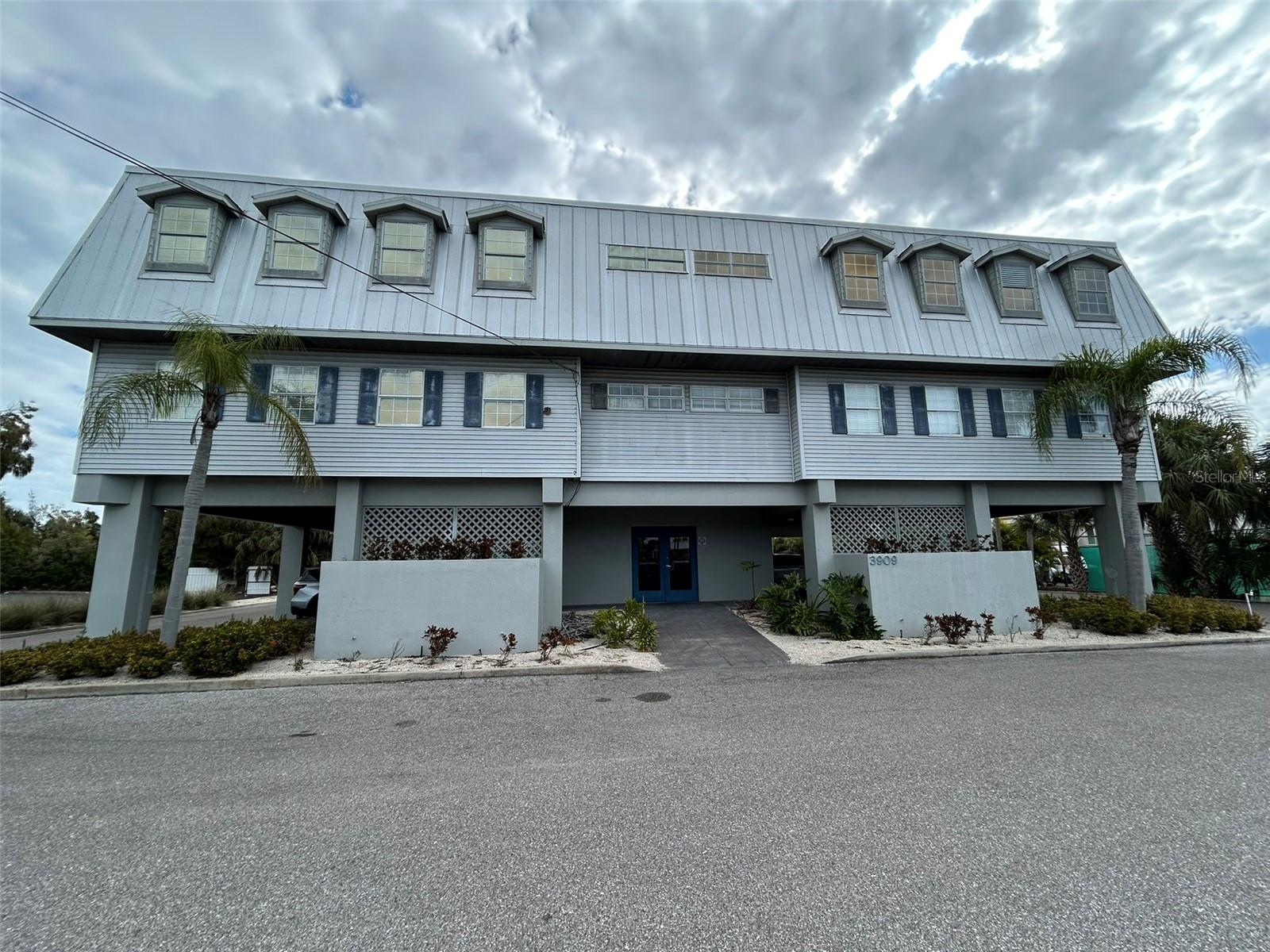 3909 Bay Drive, FL