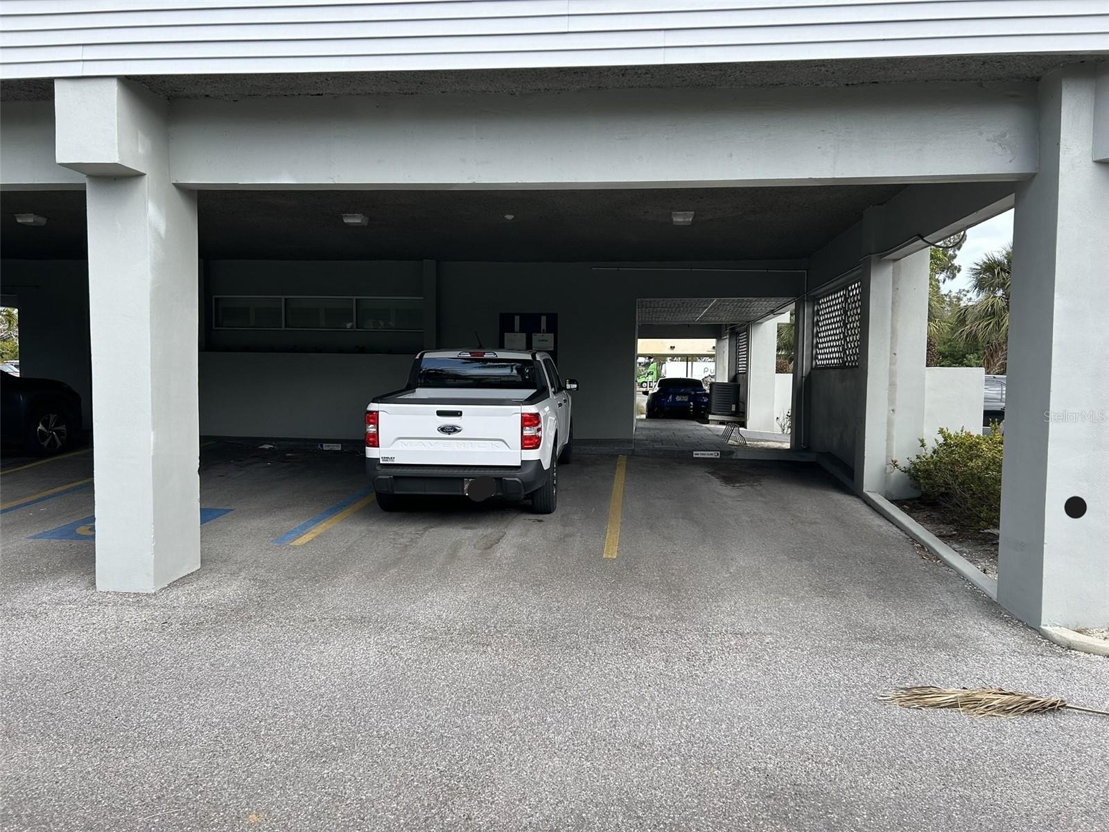 3909 Bay Drive, FL