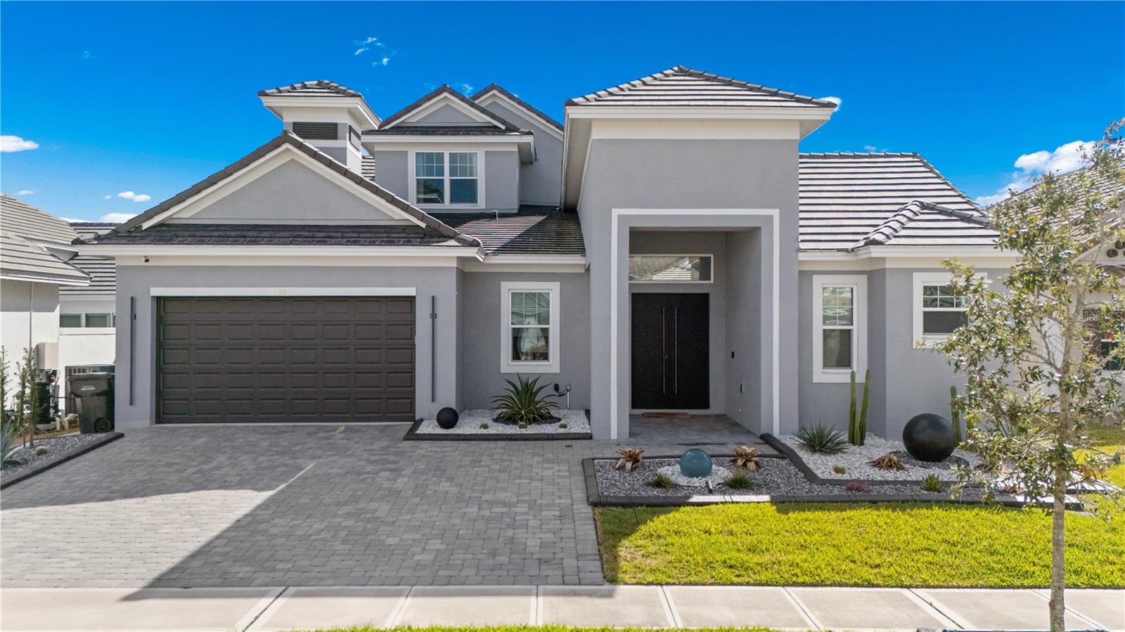239 Hampton Loop, FL