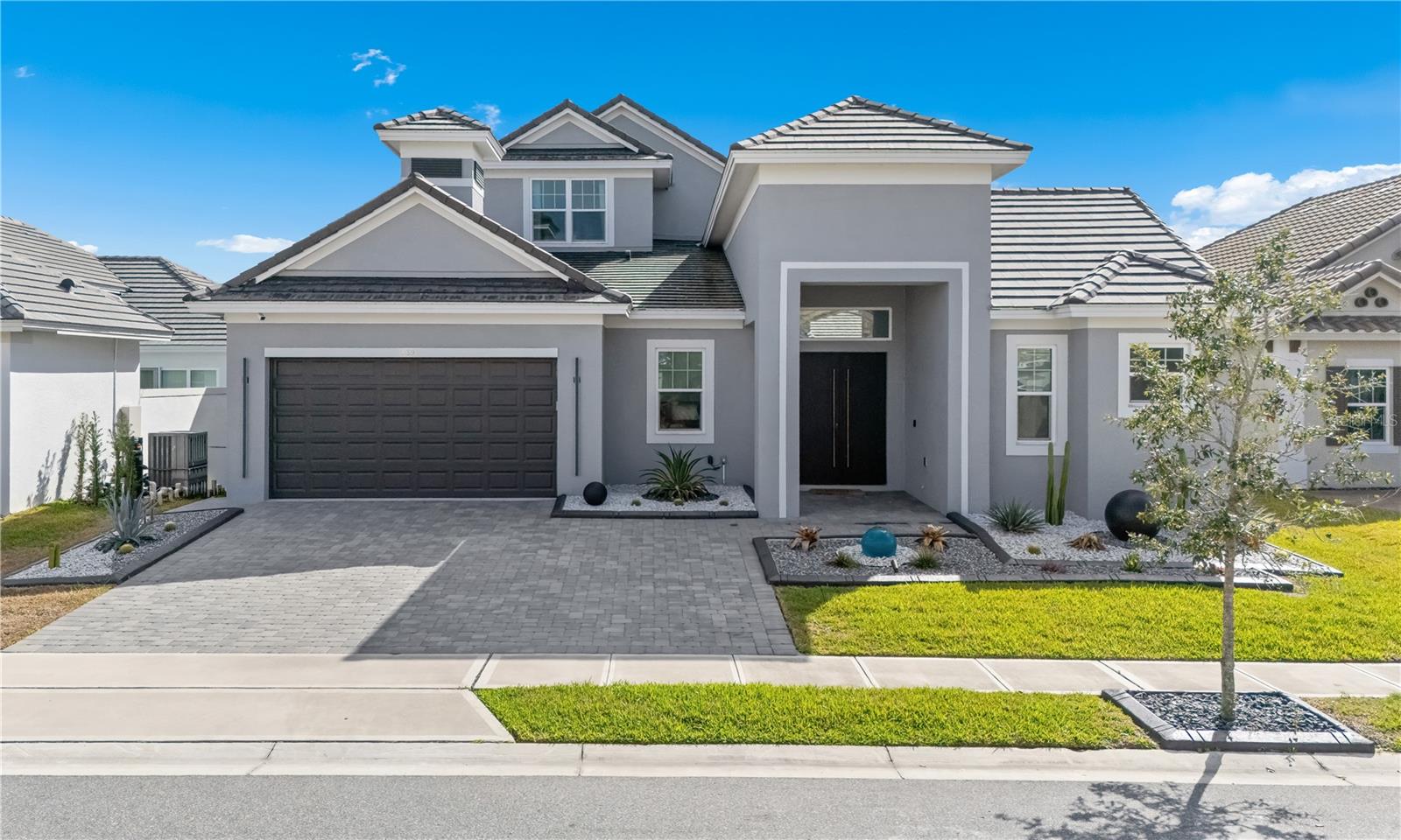 239 Hampton Loop, FL