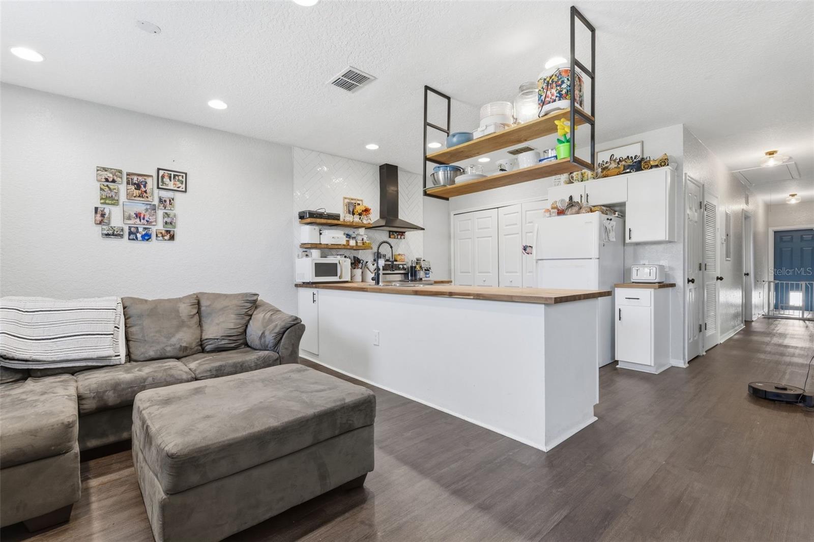 5940 & 5934 Meadowlane Street, FL