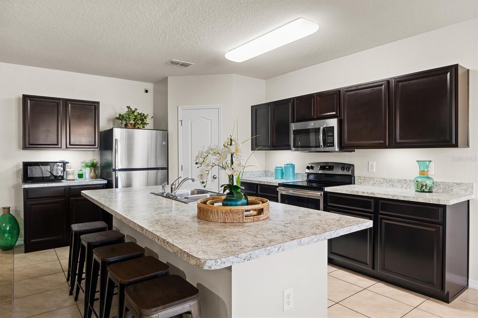 555 Lucerne Boulevard, FL