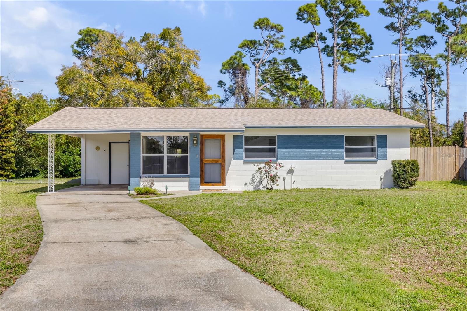 546 Cambridge Circle, FL